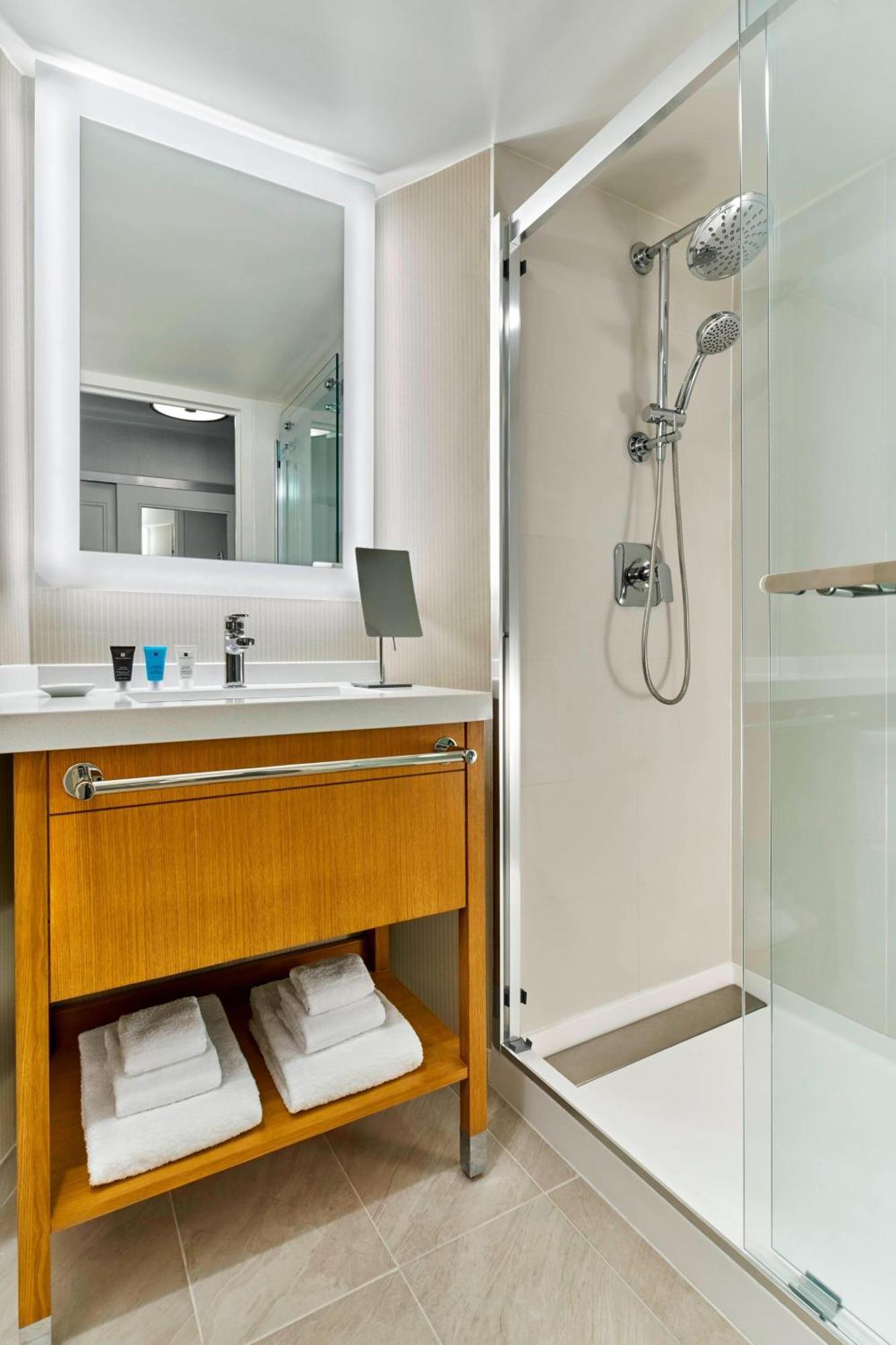 Delta Hotels By Marriott Richmond Downtown מראה חיצוני תמונה